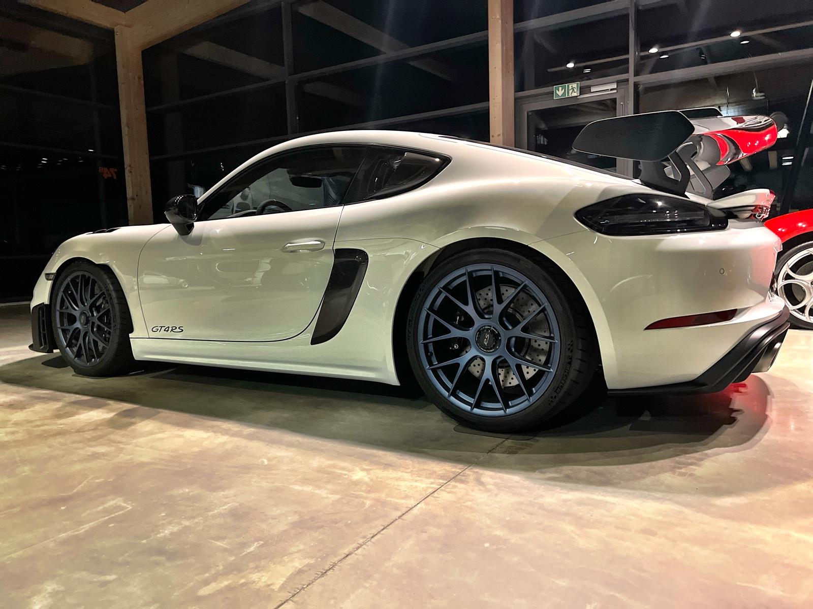 Porsche Cayman GT4 RS WEISSACH/MAGNESIUM