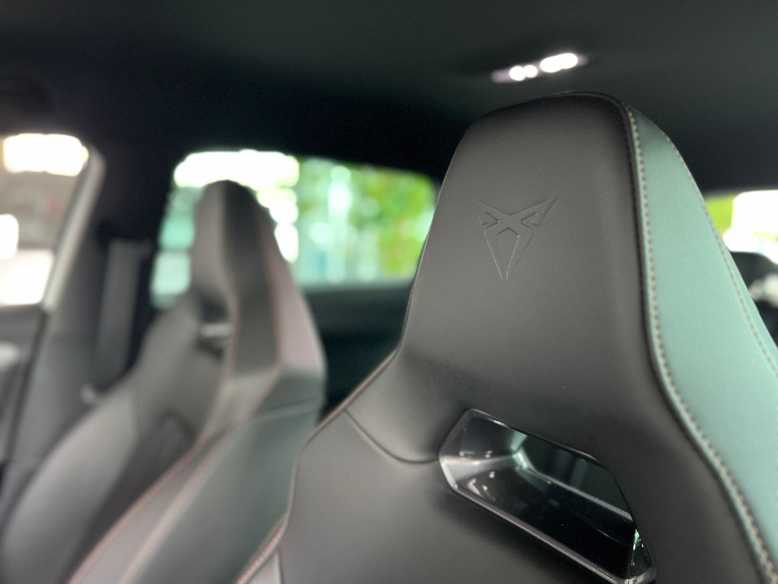 Fahrzeugabbildung CUPRA Leon Sportstourer VZ e-Hybrid RFK SHZ NAV