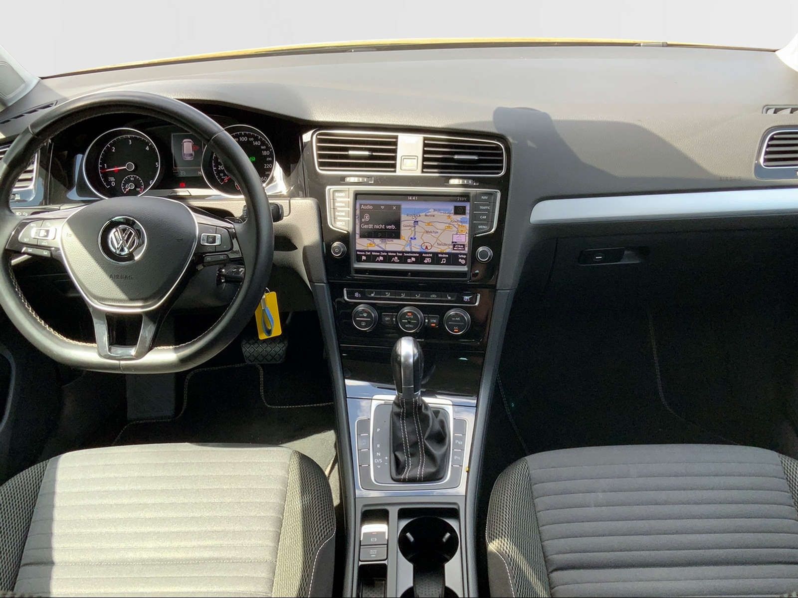 Golf VII Variant 2.0 TDI CUP AHK, NAV, SHZ, PDC.