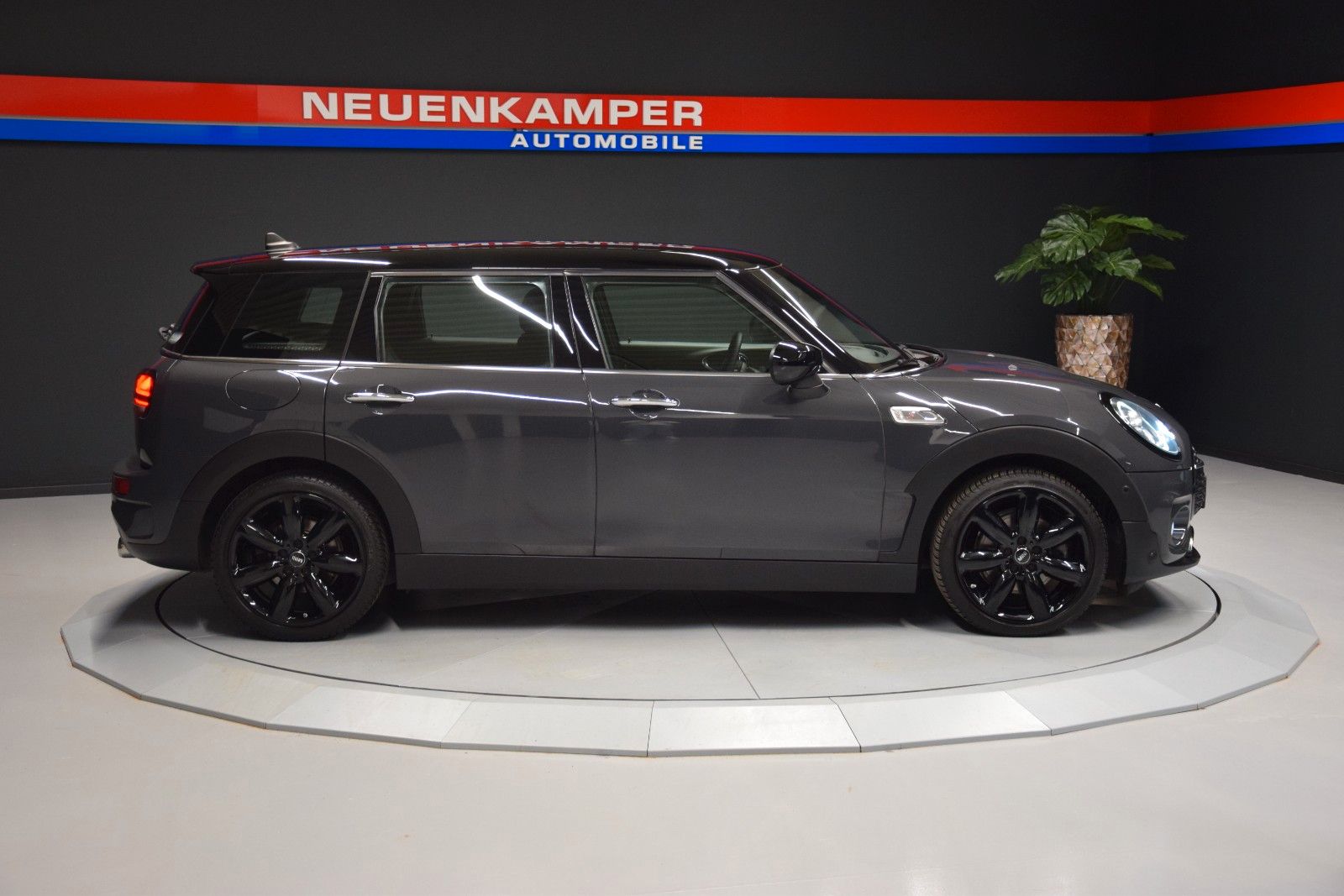 Fahrzeugabbildung MINI Clubman Cooper SD Chili Leder Kamera H&k Navi 18