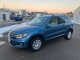 Volkswagen Tiguan 2.0 TDI PumpeD, AHK, StandHeiz, Leder