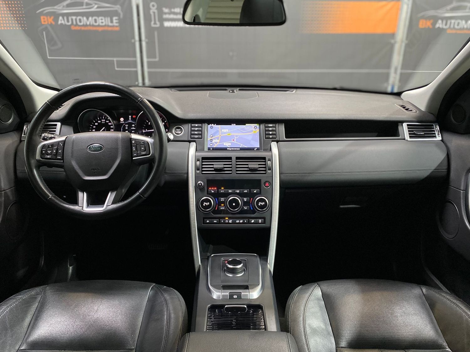 Fahrzeugabbildung Land Rover Discovery Sport HSE Black#Bi-Xen#Pano#Meridian#