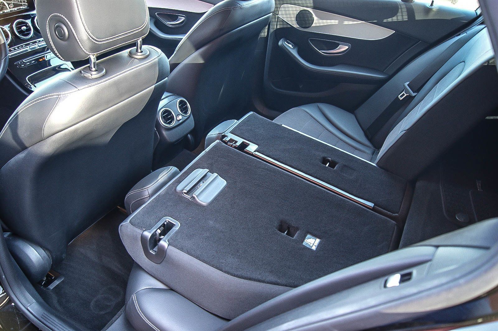 Fahrzeugabbildung Mercedes-Benz C 180 T CGI Avantgarde AHK LED NAVI SITZH
