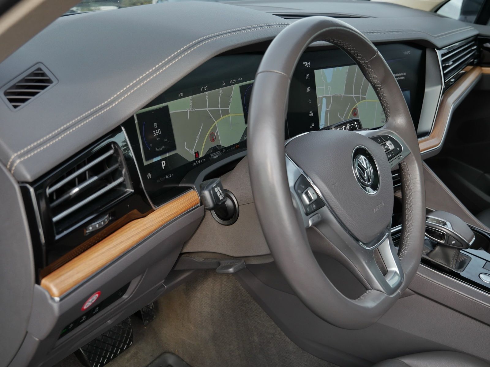 Volkswagen Touareg 3.0 TDI Air Pano AHK ACC LEDER foto 18