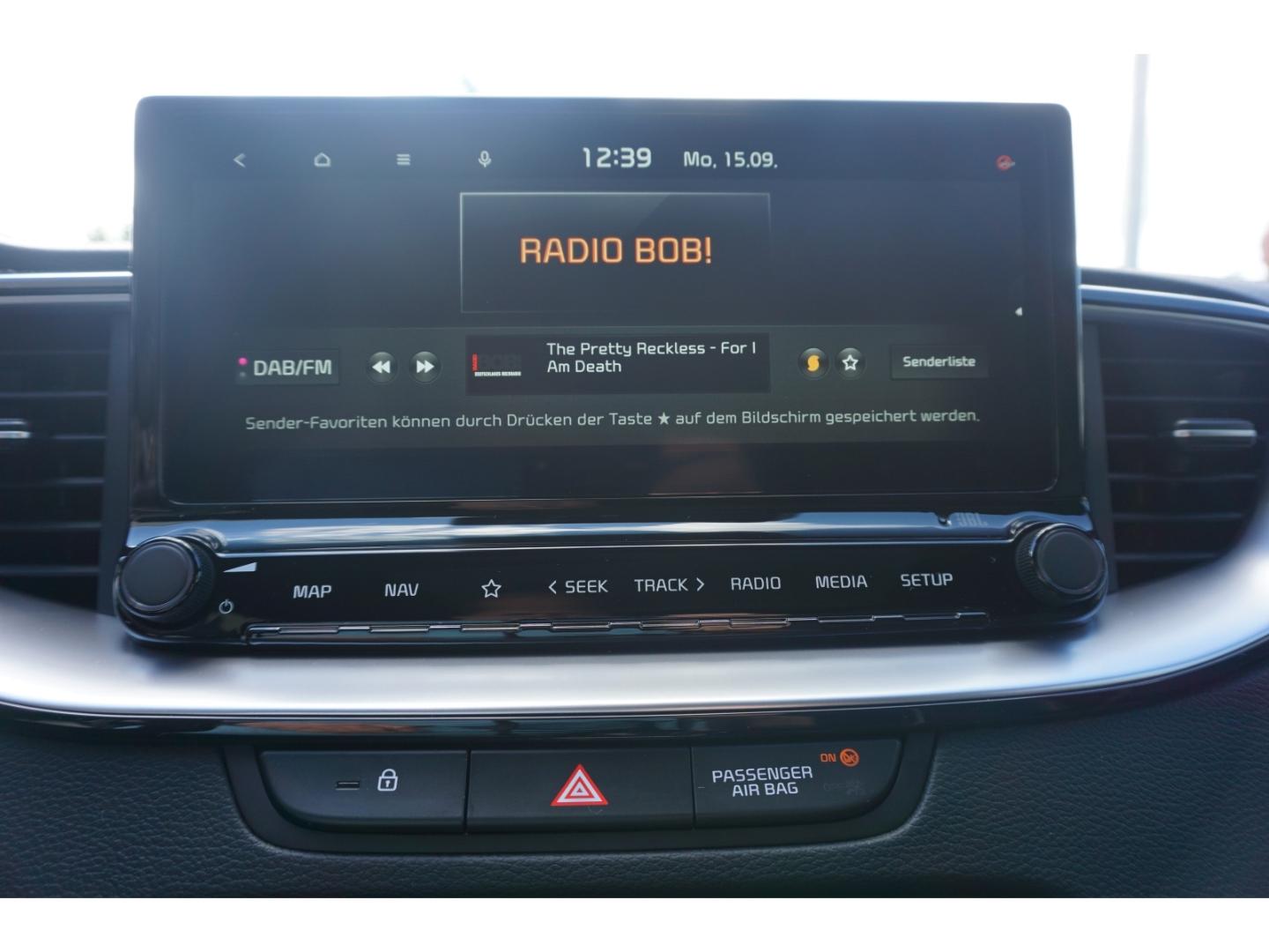 Kia Ceed_sw 1.5T 140 GT Line DCT7 Pano AHK Navi LED 