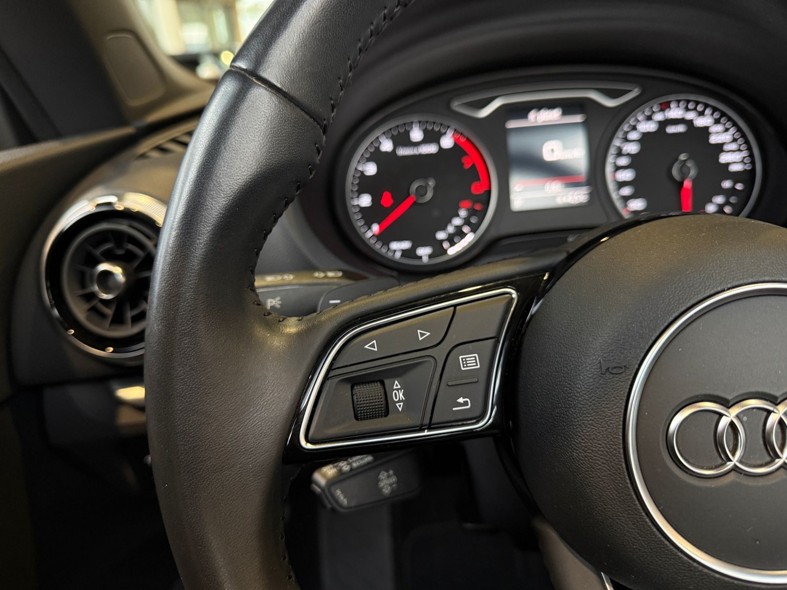 Fahrzeugabbildung Audi A3 Cabriolet 35 TFSI sport XENON NAVI ALU