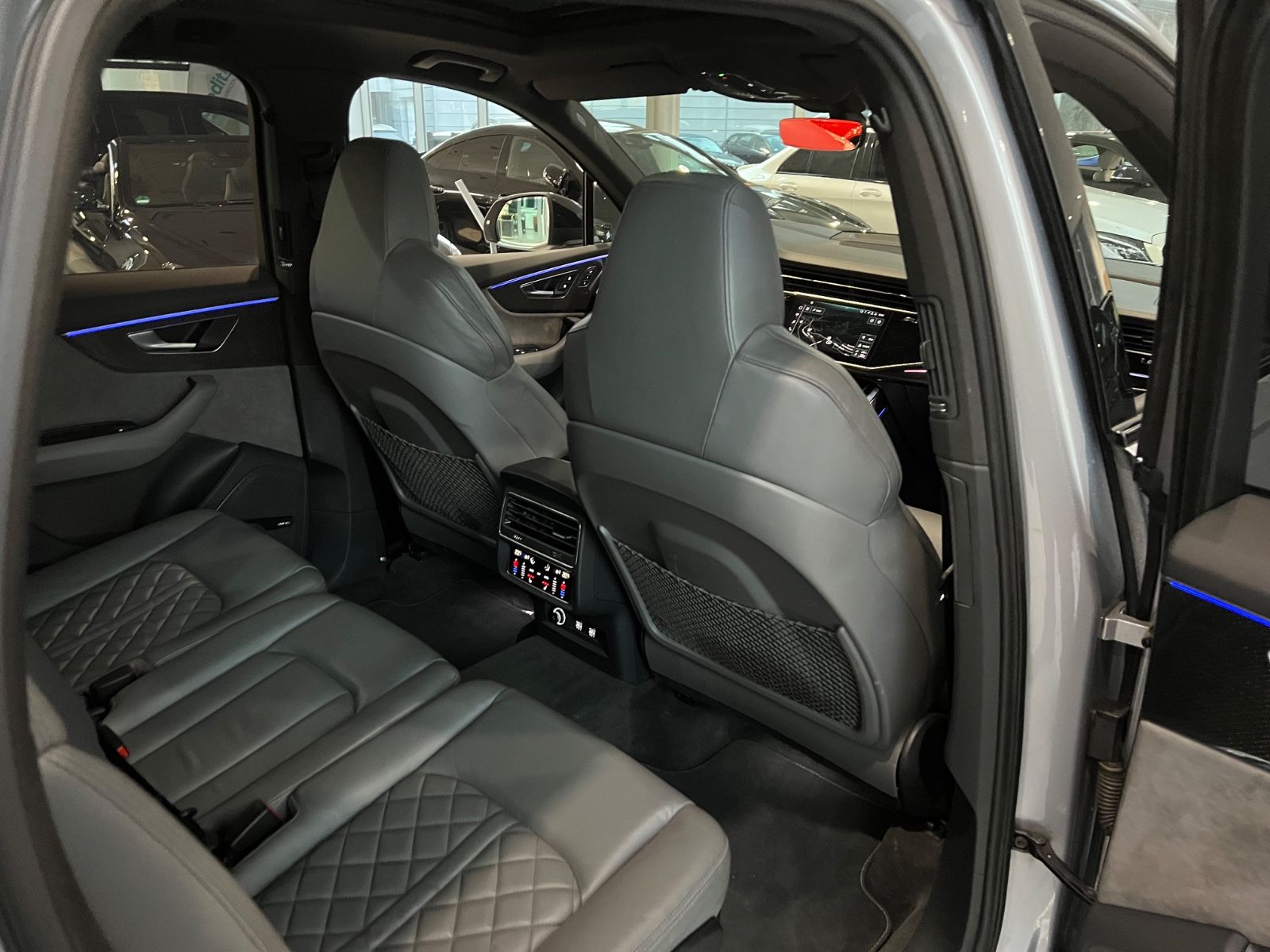 Fahrzeugabbildung Audi SQ7 4.0 TDI quattro*Head-Up * 7.SITZER*