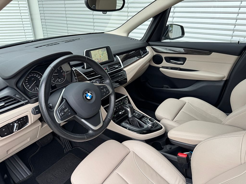 2 Active Tourer 218 i Luxury Line *NAVI*PDC*