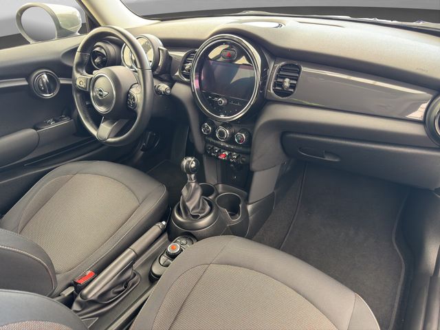 Fahrzeugabbildung MINI One Essential Trim LED+DAB+Tempomat+Klima