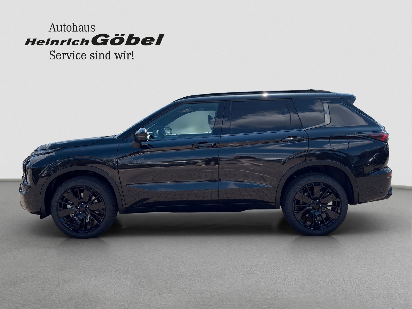 Fahrzeugabbildung Mitsubishi Outlander 2.4 PHEV 4WD LUXURY BLACK AKTIONSPREIS