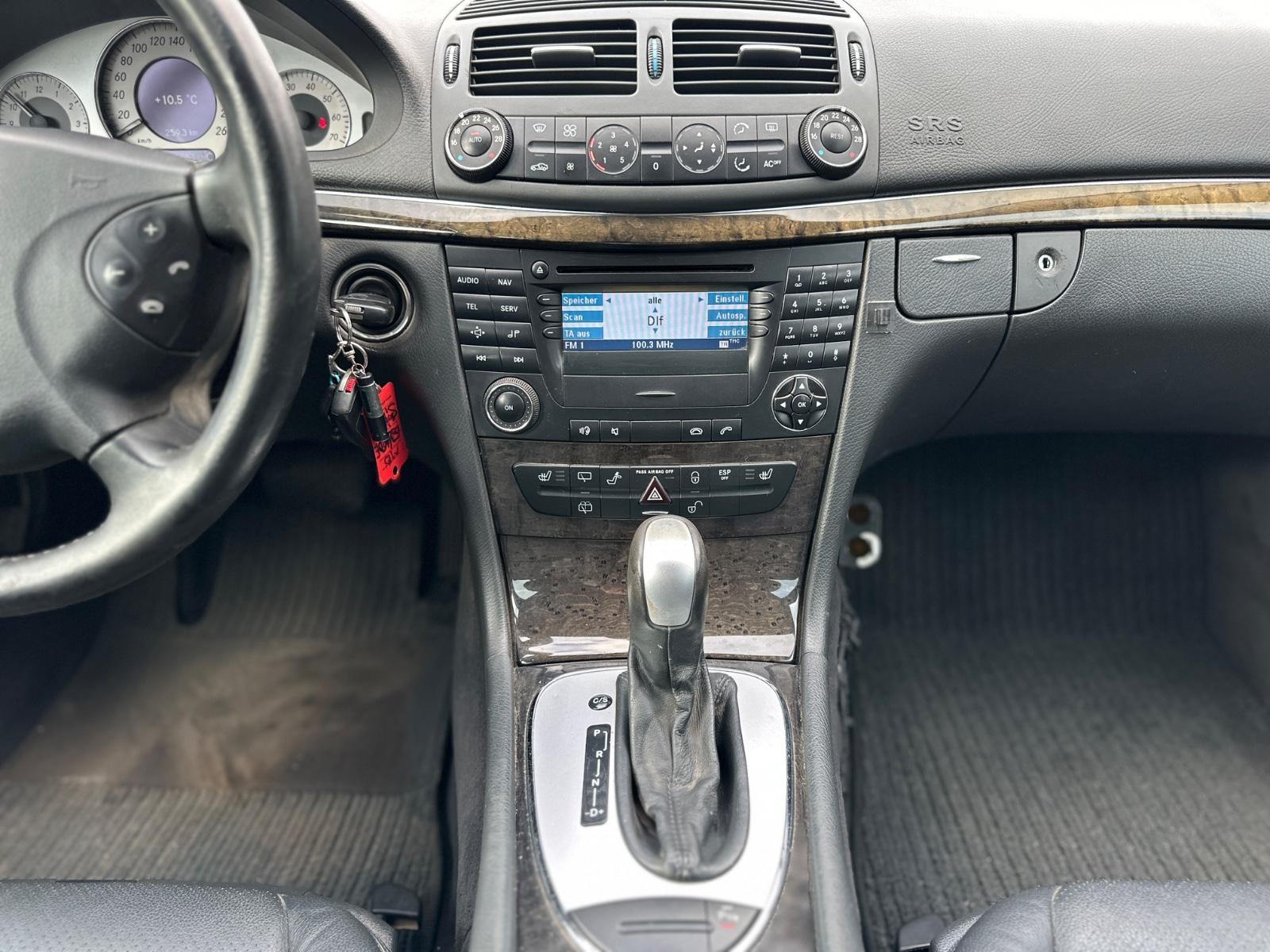 Mercedes-Benz E240 2005 — photo 21