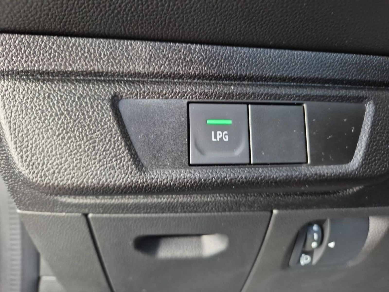 Fahrzeugabbildung Dacia Sandero III Stepway 1.0 TCE 100 LPG Extreme+