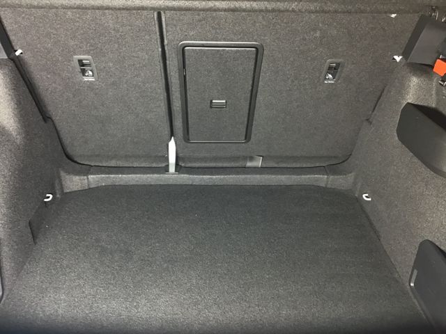 Fahrzeugabbildung Skoda Karoq Sportline 1.5TSI AHK/ACC/Matrix/Standheizu