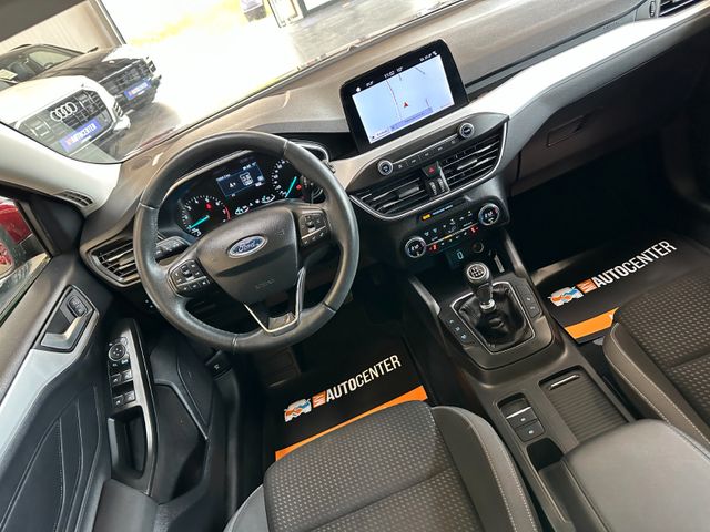 MYAUTOCENTER – Gebraucht- und Jahreswagen mit Werkstattservice in Pfaffenhofen Ford Focus Lim. *Pano*Kamera*AHK*LED*