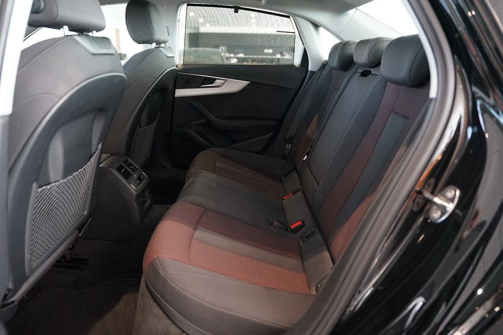 AUDI A4 Limousine 40 TFSI quattro advanced | AHK AUDI A4 Limousine 40 TFSI quattro advanced | AHK