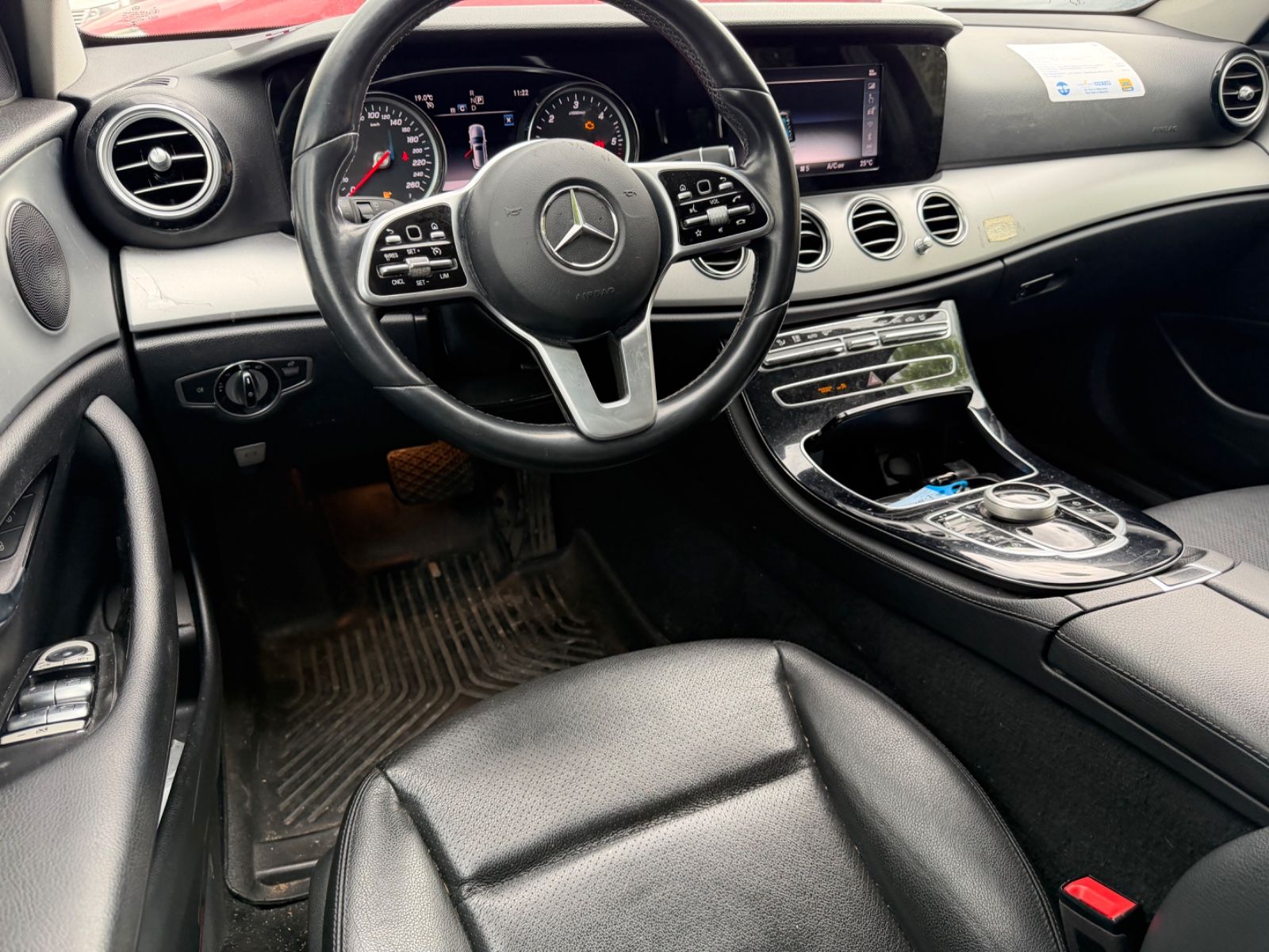 MERCEDES-BENZ E 200 d 1.Hand 1-Fahrer LED Scheinwerfer