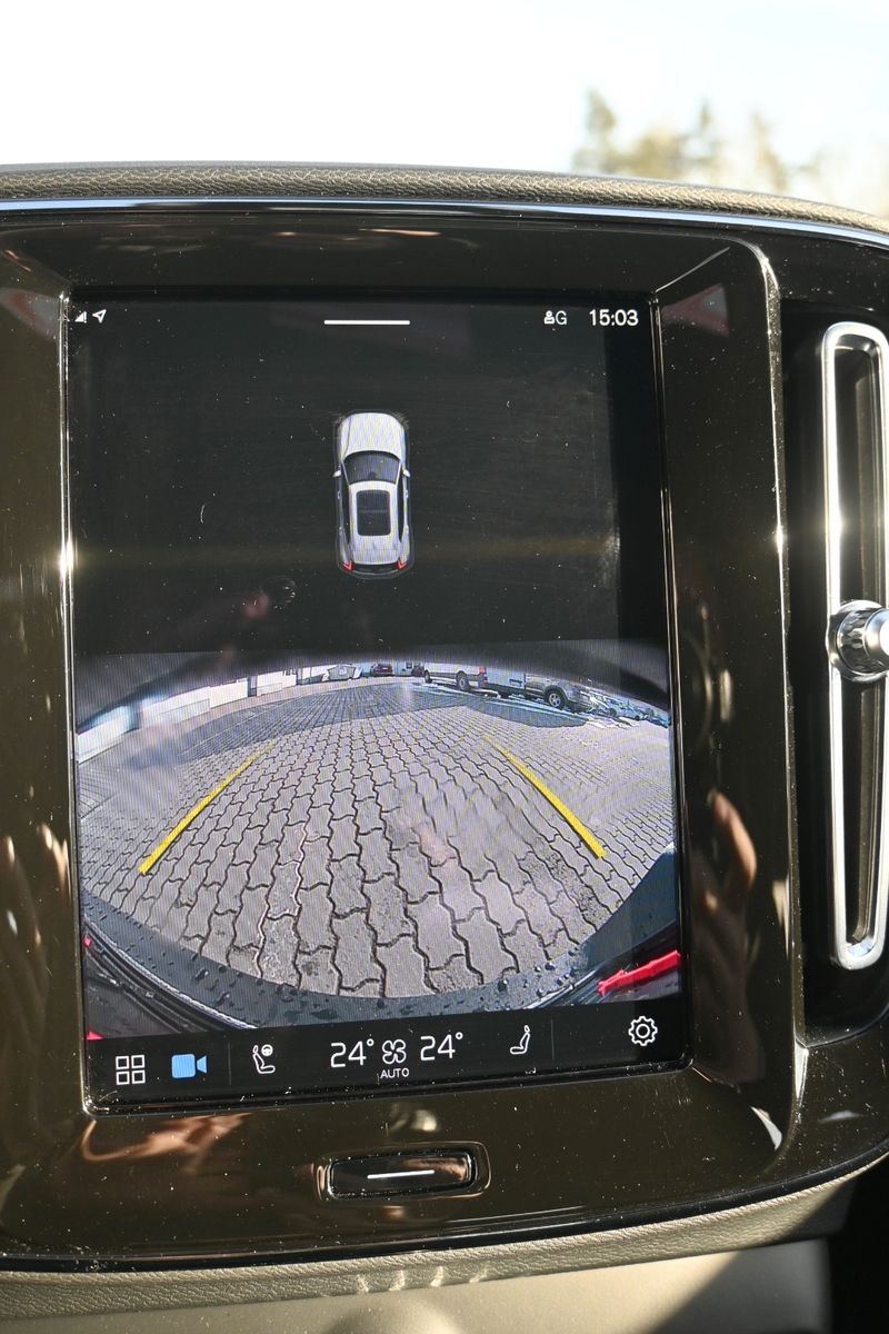 Fahrzeugabbildung Volvo XC40 BEV Core 2WD Single Motor