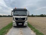 MAN TGX 26.510 baumaschin Transporter mit Kran - Man TGX 26-510