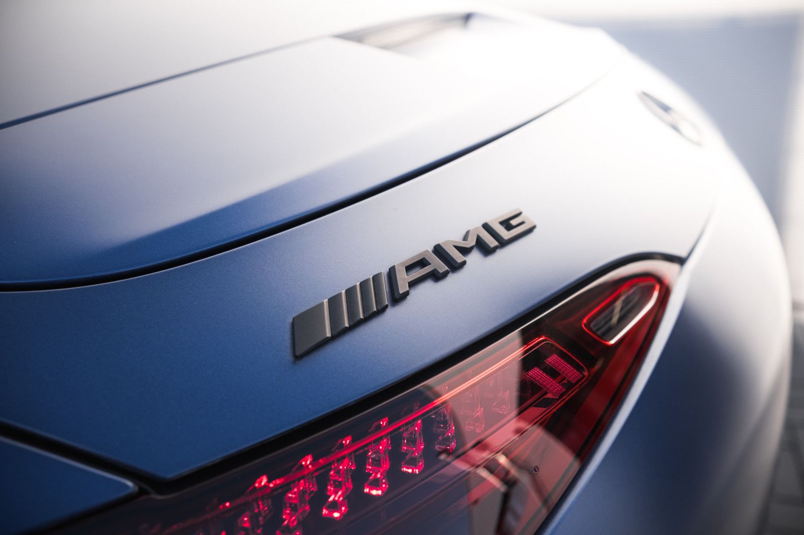 Fahrzeugabbildung Mercedes-Benz SL 63 AMG 4Matic+-Keramik-Burmester High- End