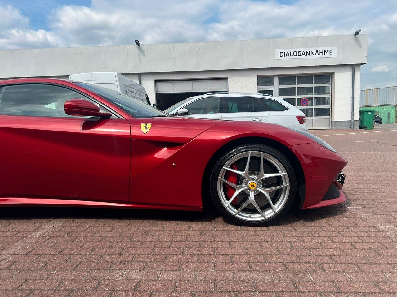 Fahrzeugabbildung Ferrari F12 Berlinetta*Carbon*Lift*Sonderfarbe*Garantie*