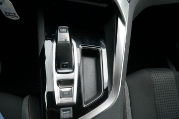 Fahrzeugabbildung Peugeot 3008 Active, Navi, PDC vo+hi