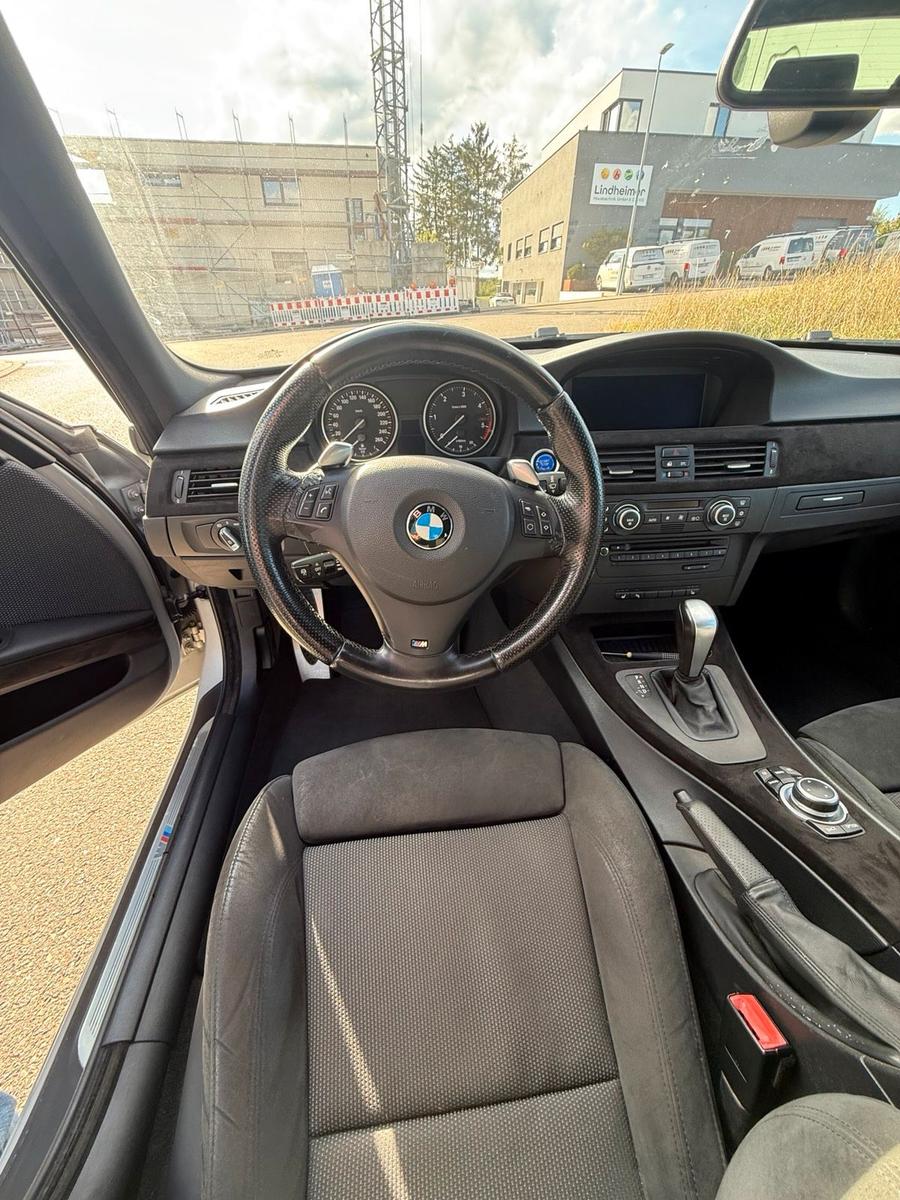 BMW 330 2009 — photo 6