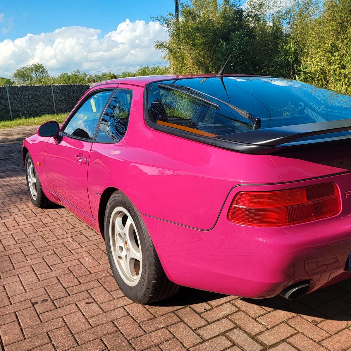 Porsche 968 in Sternrubin/Schwarz extrem selten TOP 