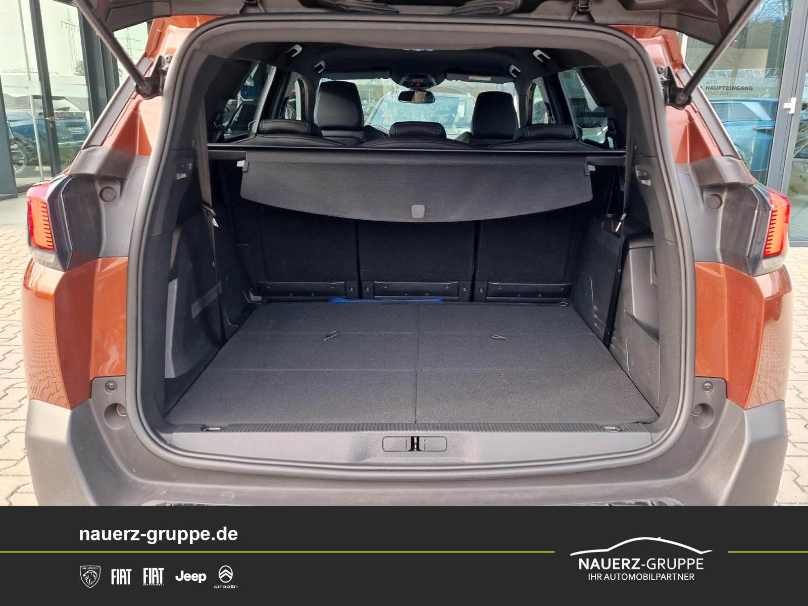 Fahrzeugabbildung Peugeot 5008 Allure Pack PureTech 130 7 Sitze