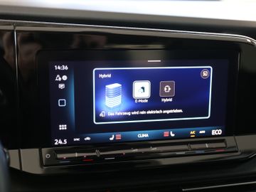 Volkswagen Caddy Maxi eHYBRID DSG STYLE LED ACC 7SITZ AHK