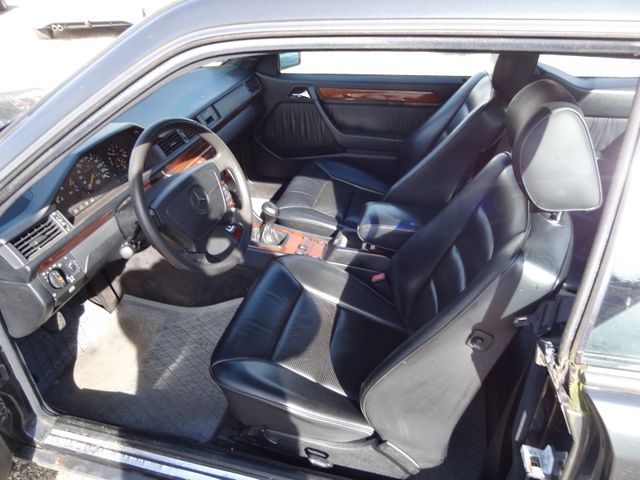 Fahrzeugabbildung Mercedes-Benz E 220 Coupe/Leder/2.Hand/Schiebedach/