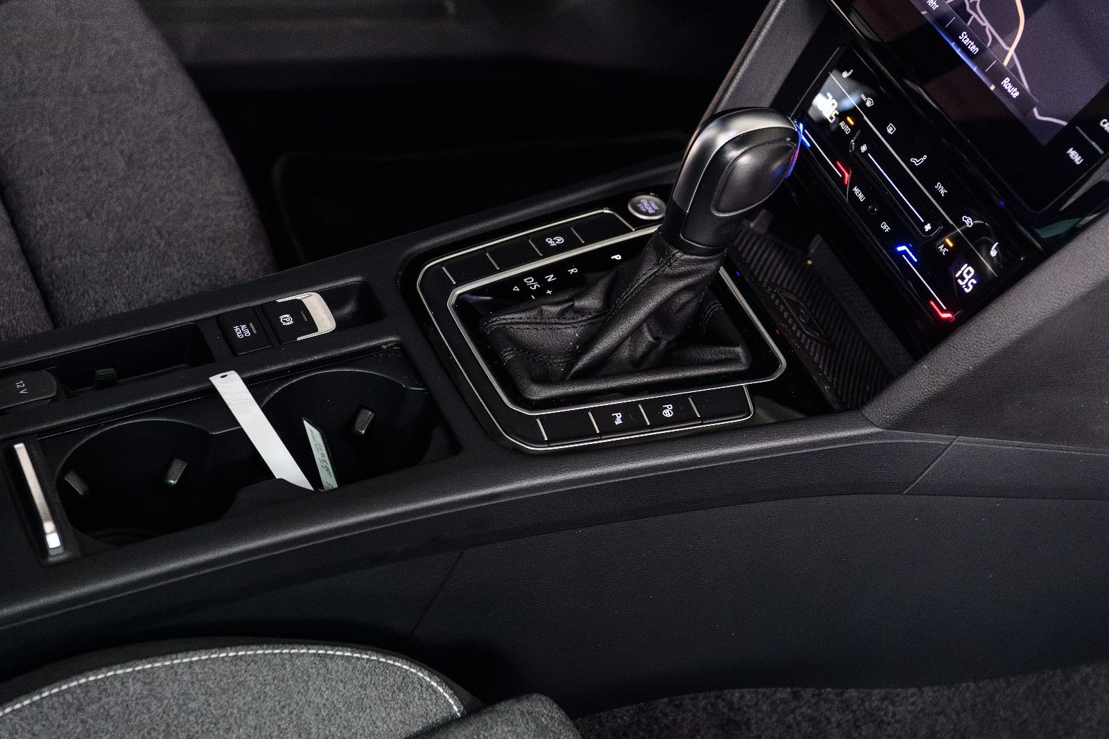 Fahrzeugabbildung Volkswagen Passat Business 2.0 TDI +Massage +Pano *Kamera