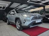 Toyota RAV4 2,5VVTi Benzin/Hybrid*Automatik*LED - Toyota RAV 4 Gebrauchtwagen in Berlin