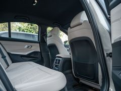 BMW 330 – 26 / 32