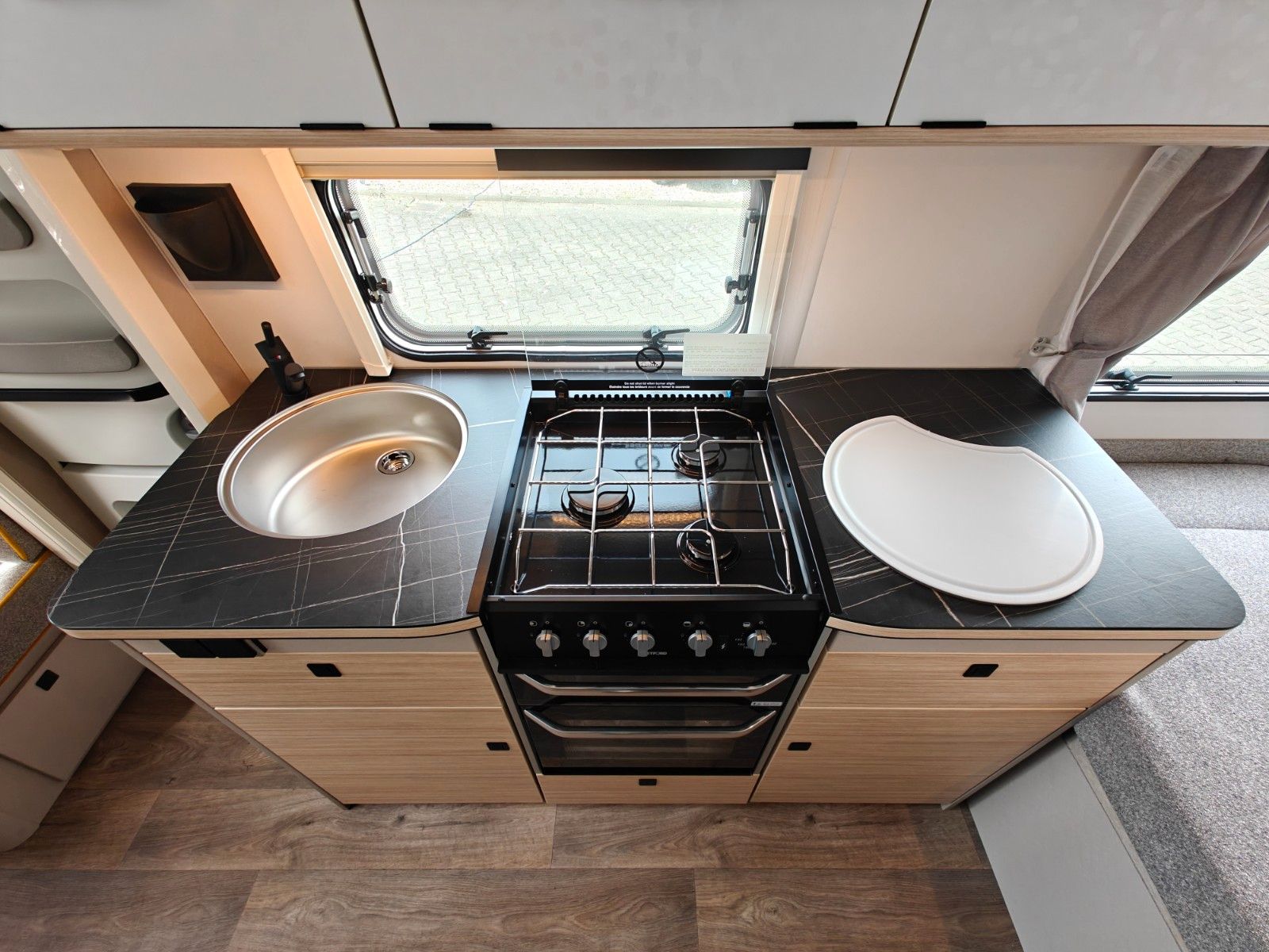 Fahrzeugabbildung HYMER / ERIBA / HYMERCAR Touring 630 Nugget Gold SD - JETZT 5.404€ SPAREN