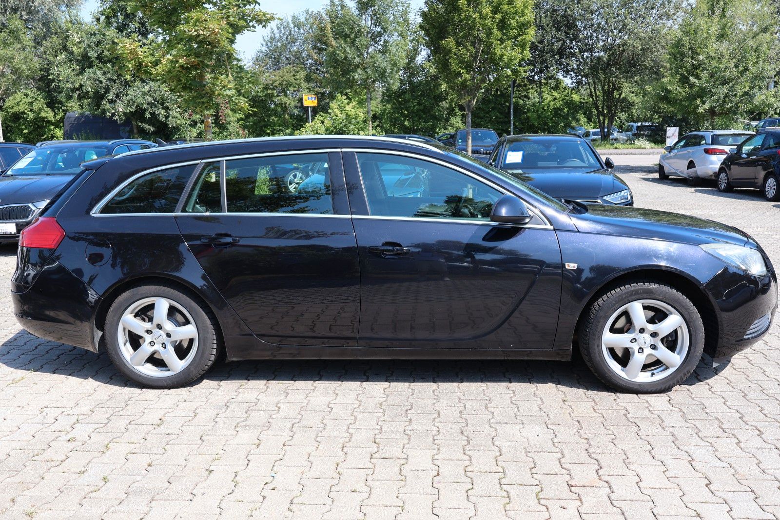 Fahrzeugabbildung Opel Insignia A Sports Tourer Edition