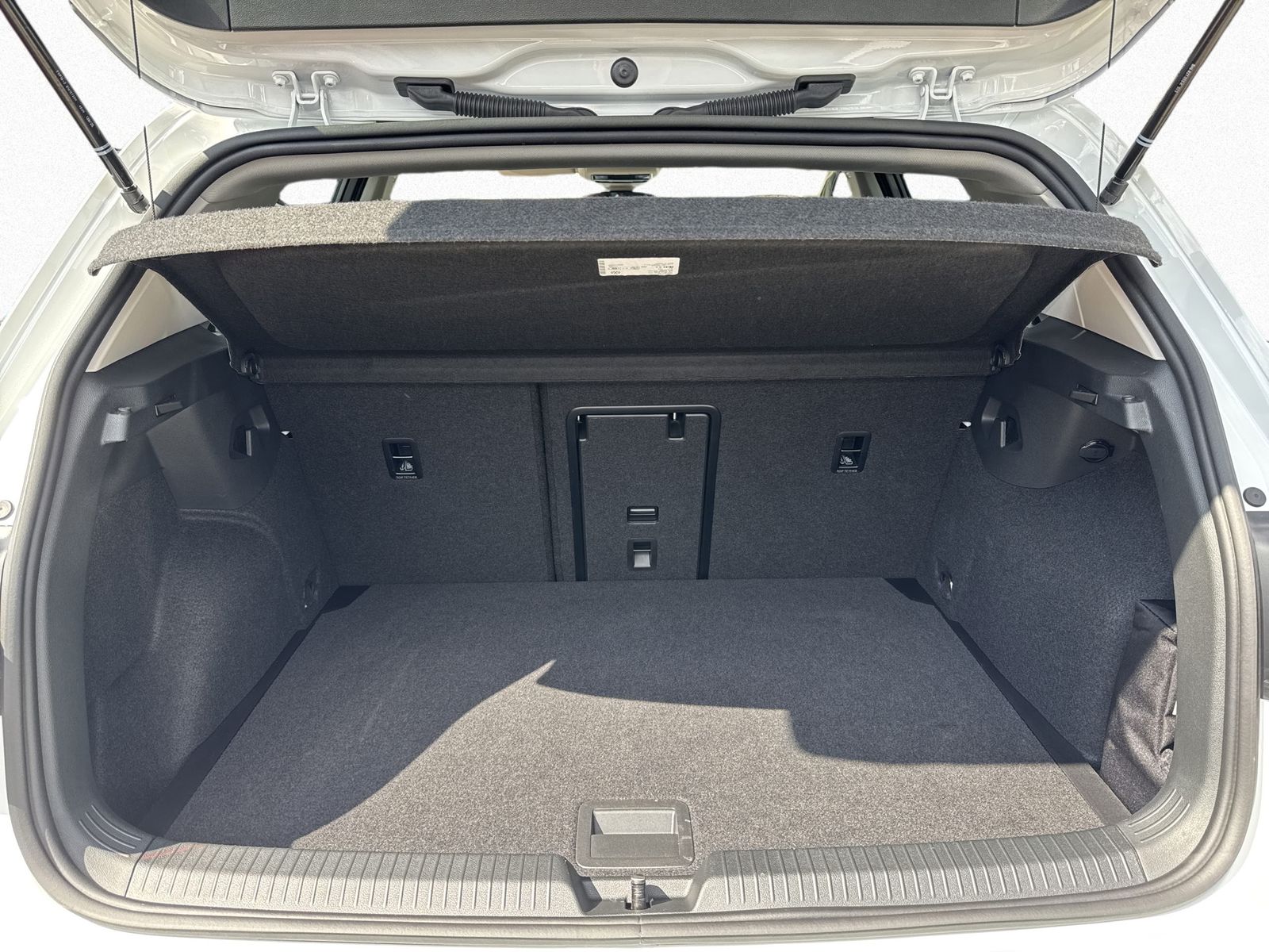 Volkswagen Golf VIII Goal 1.5l eTSI 7-DSG KAMERA foto 14