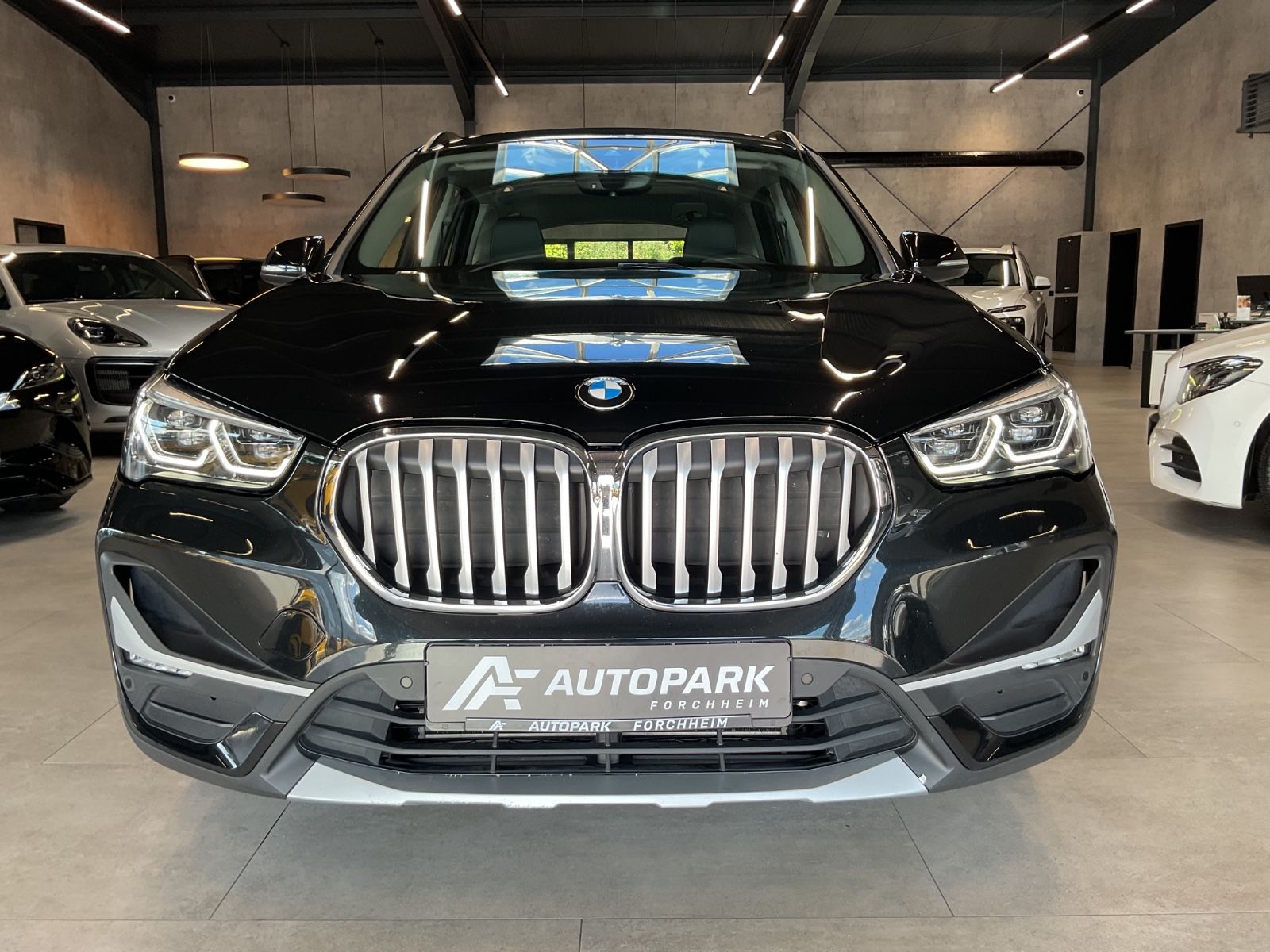 BMW X1 xDr. 25e xLine HuD Kamera LED Leder Navi Pano imagem 2