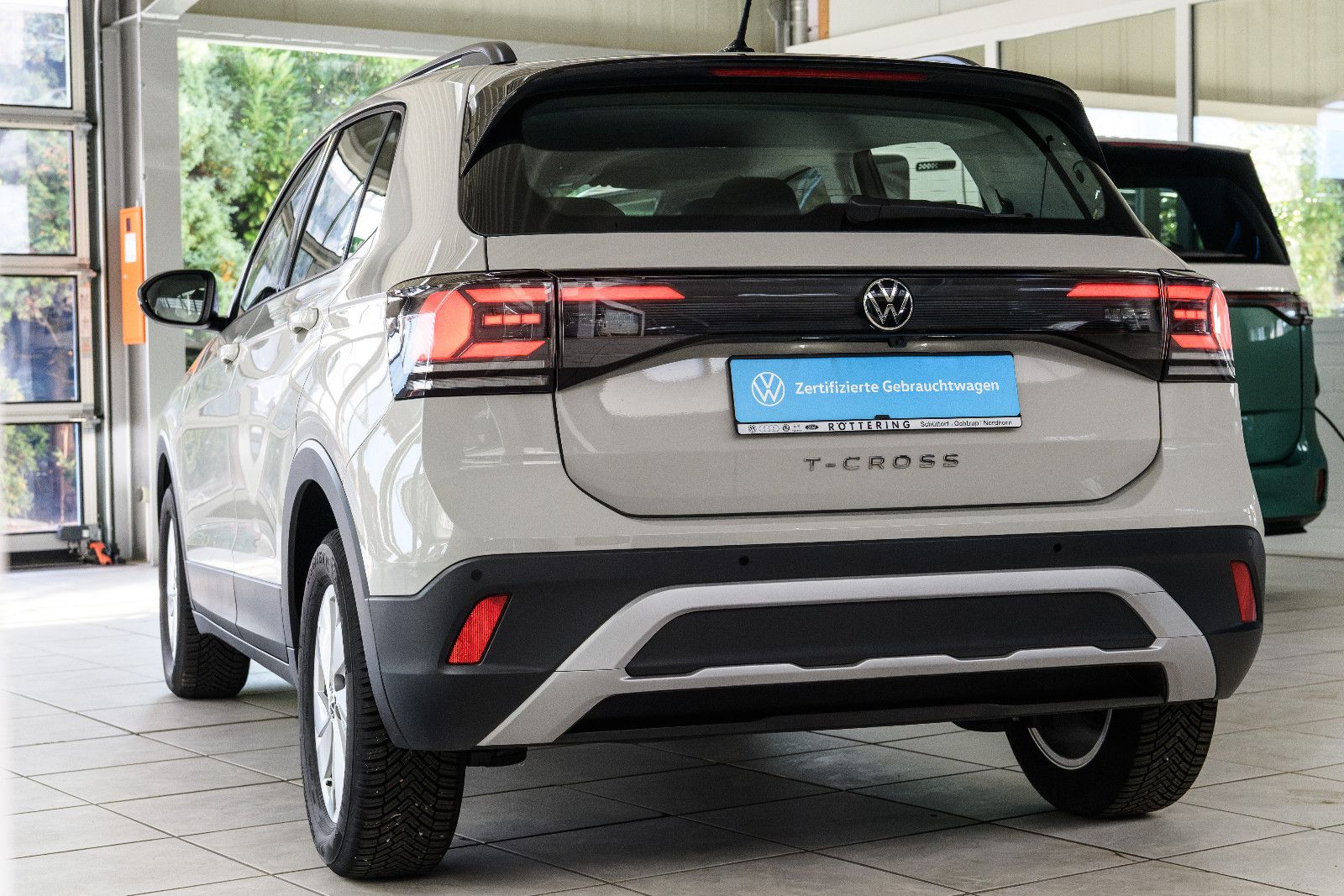 Fahrzeugabbildung Volkswagen T-Cross Life 1.0 TSI LED+KAMERA+NAVI+ACC+5 J.GAR