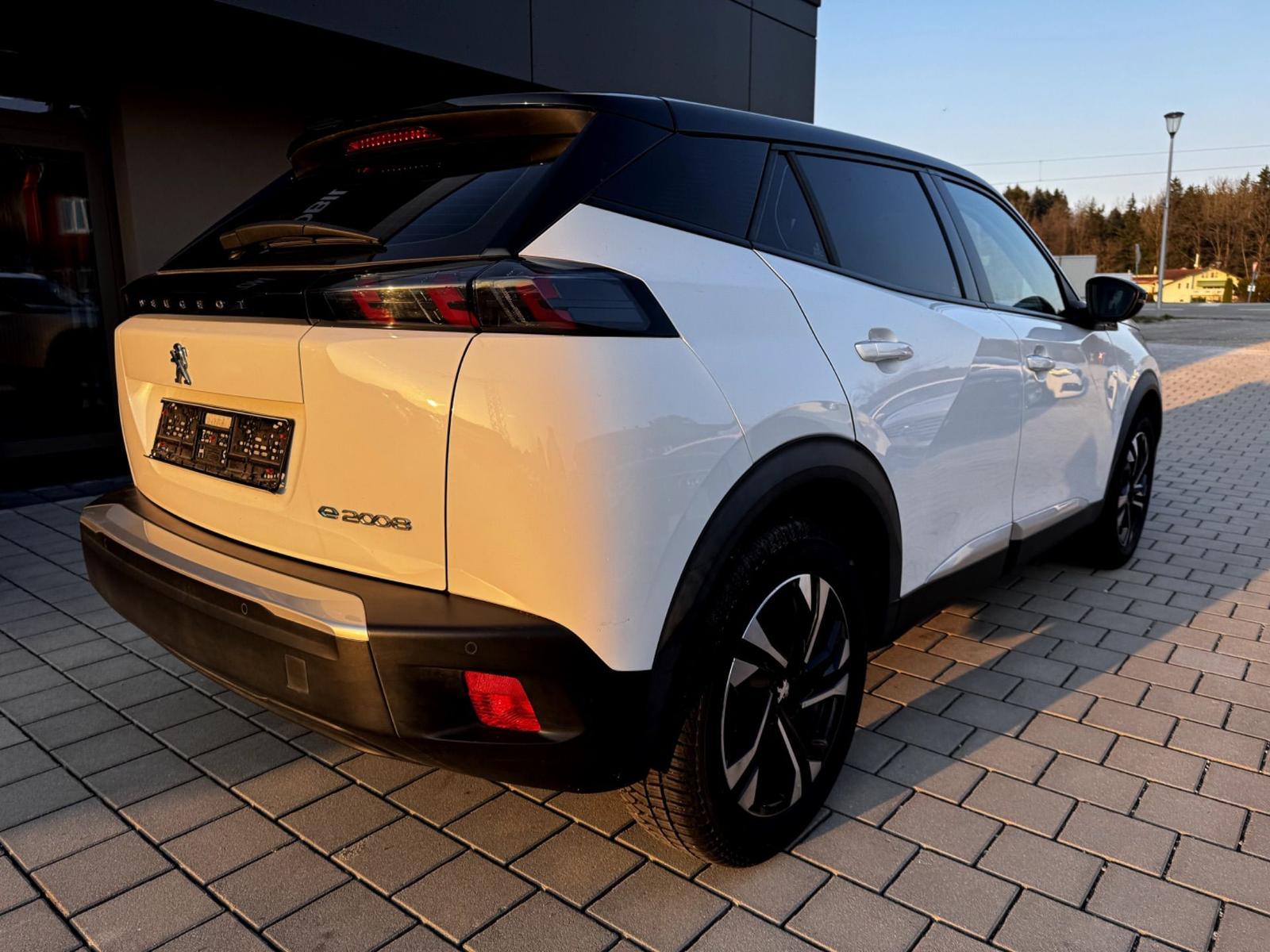 Peugeot 2008 Active e-