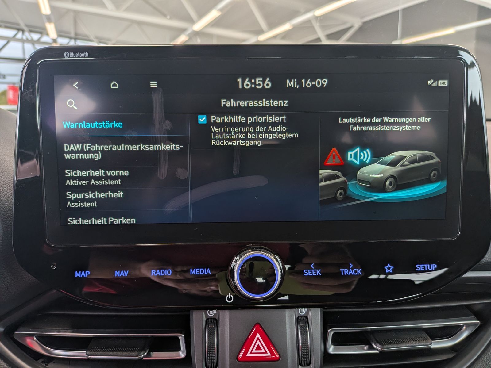 Fahrzeugabbildung Hyundai i30 1.5 T-GDI DCT Trend MHEV Cam Navi LED-Paket