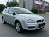 Ford Focus Turnier Ghia Automatik - Tempomat - Klima - Ford Focus aus 2007: Kombi