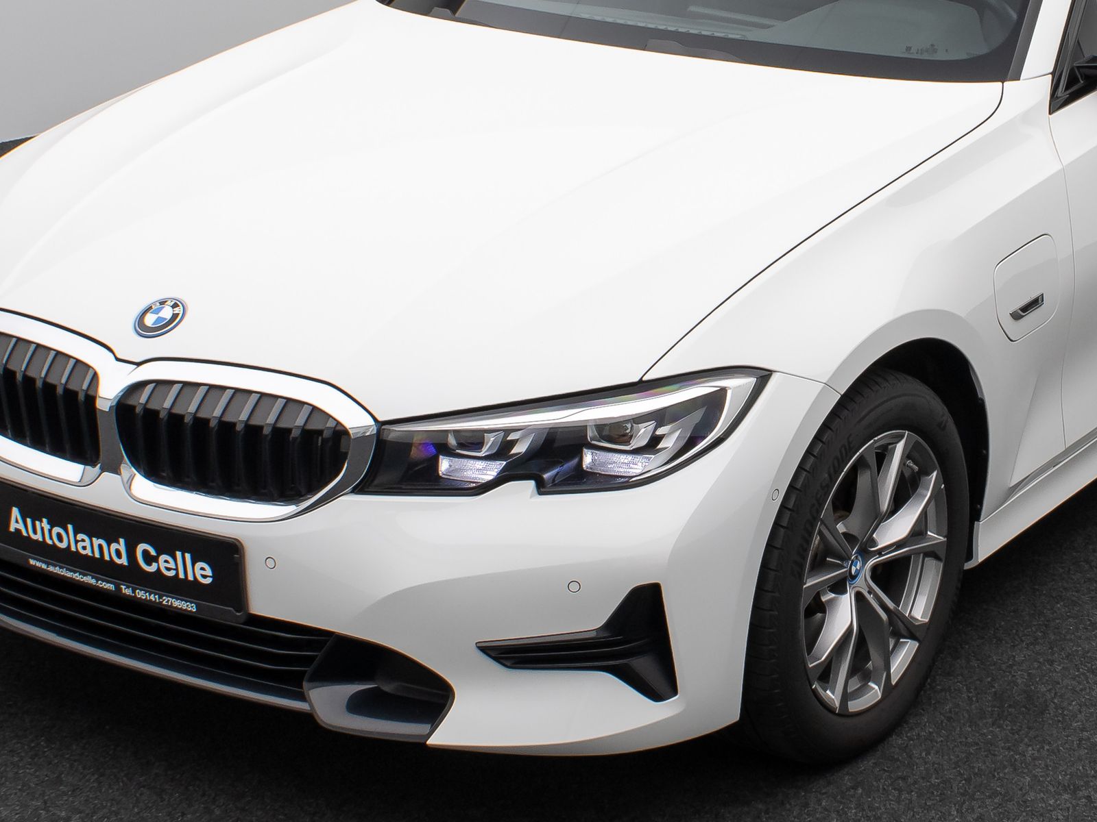 Fahrzeugabbildung BMW 320e  Sport Line DAB HiFi CockPitPro PDC Alarm