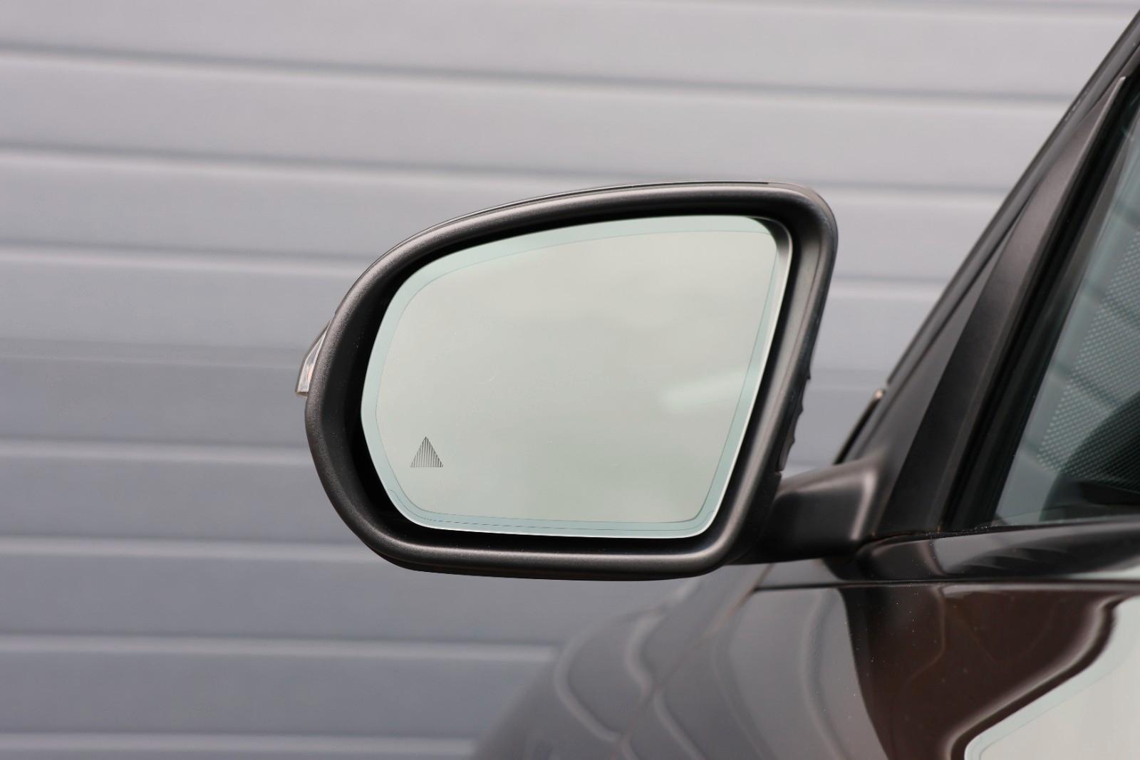 Mercedes-Benz GLC 300 4MATIC/ACC/Burmester/PANO/SHZ/TTW/KAMERA