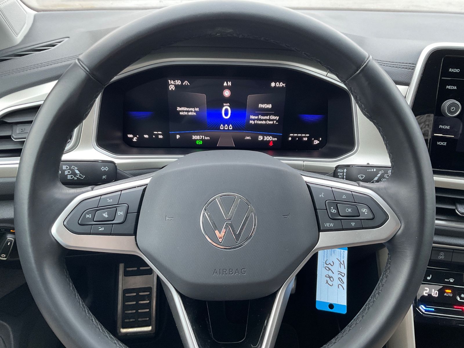 Fahrzeugabbildung Volkswagen T-Roc 1.5 TSI DSG MOVE,LED,Navi,Carplay