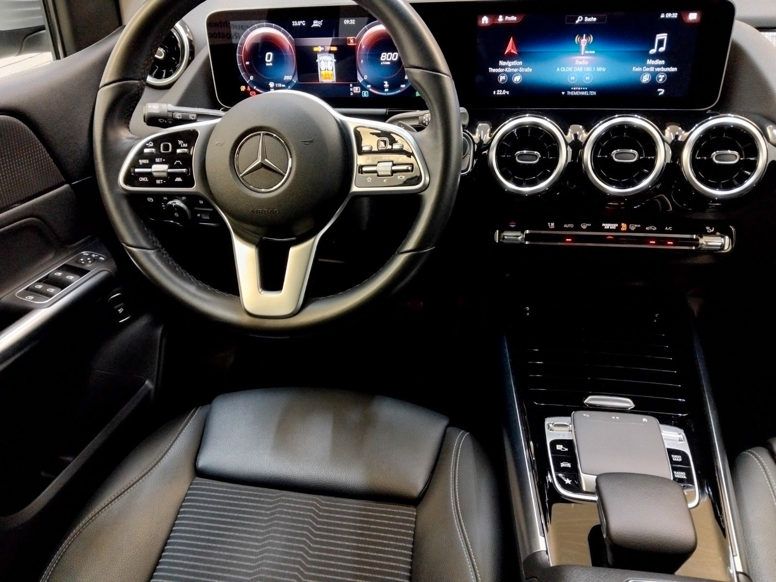 Mercedes-Benz B 180 (06/2026, Benzin)