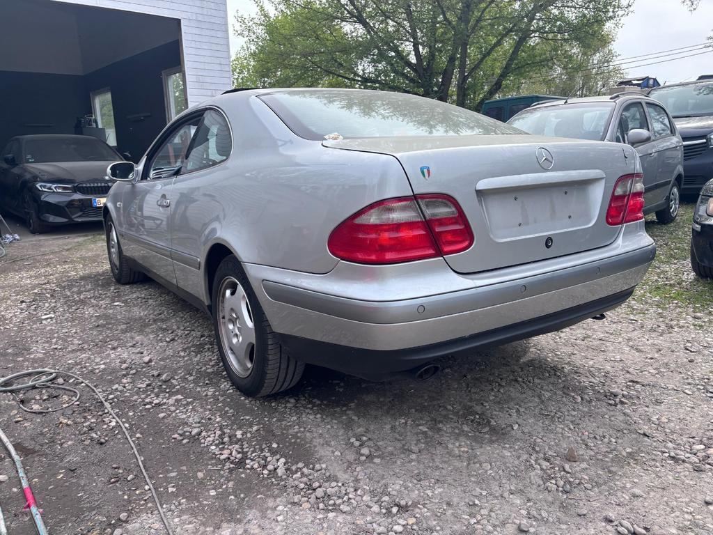 Mercedes-Benz CLK 320