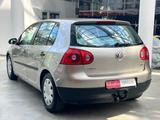 Volkswagen Golf V 1.6 Lim. 5-trg. Trendline AHK Klimaaut - Volkswagen Golf aus 2004: 1.6