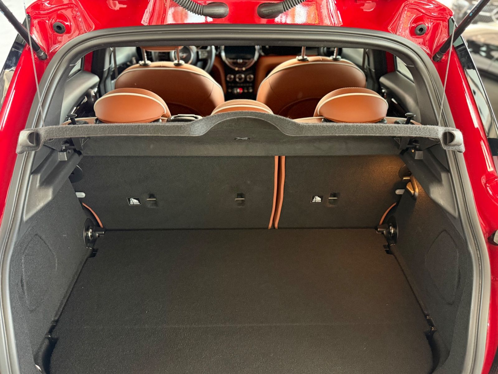 Fahrzeugabbildung MINI COOPER 1.5 5-trg.  John Cooper Works Trim