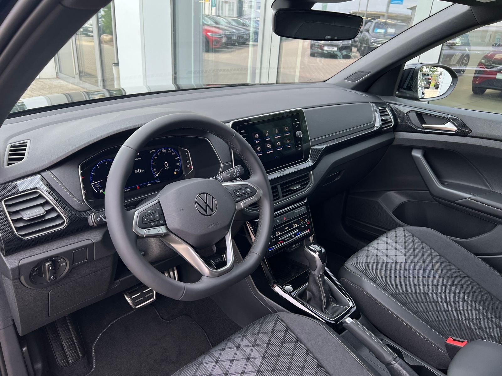 Fahrzeugabbildung Volkswagen T-Cross R-Line 1.5 TSI DSG *AHK, IQ.LIGHT, ACC,
