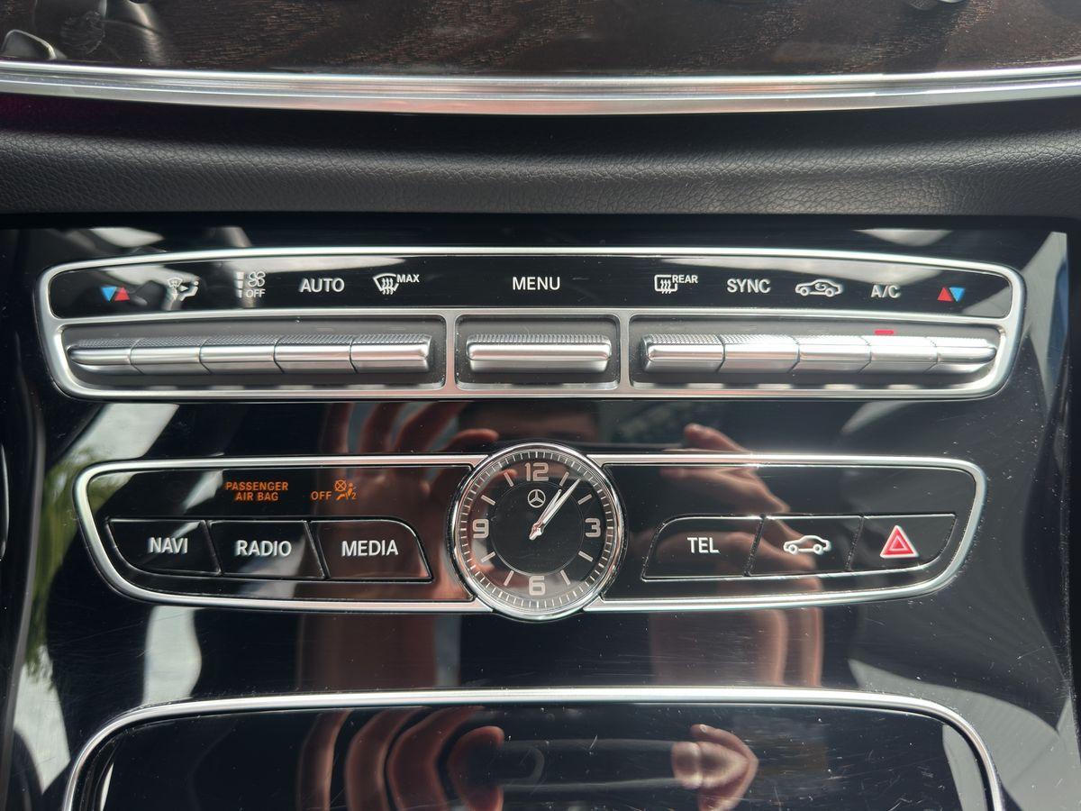 Mercedes-Benz E 220d T AMG-Line LED/360°/Leder/Pano/Burmester